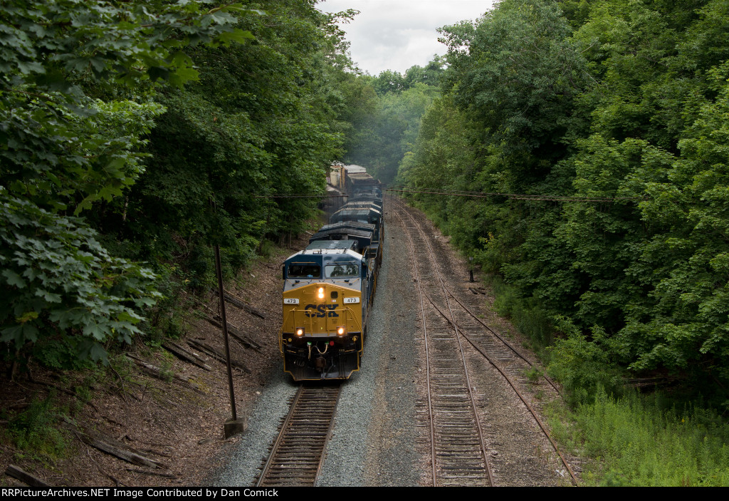 CSXT 473 Leads M426-20 at Oakland